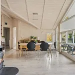 Nyaraló Gyda - 840m From The Sea By Interhome Dronningmølle